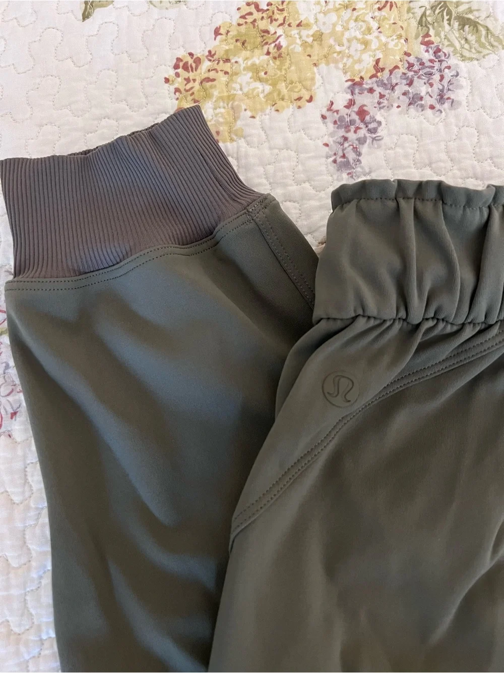 lululemon athletica olive green jogger pants